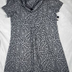 Jessica Howard Gray and Charcoal Flower Print Short Sleeve Dress